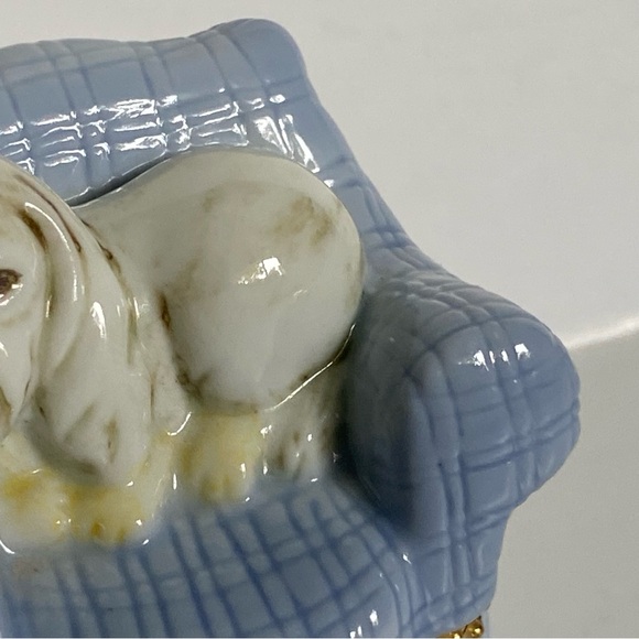 Dog Trinket Box Blue Chair Ceramic Hinged Lid Puppy Container Cocker Spaniel - Picture 14 of 16